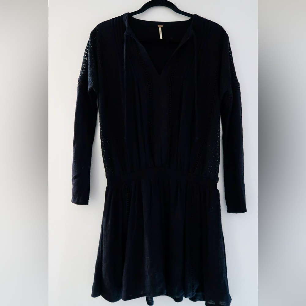 Free People // Long-Sleeve Lace Mini-Dress (XS - Black)